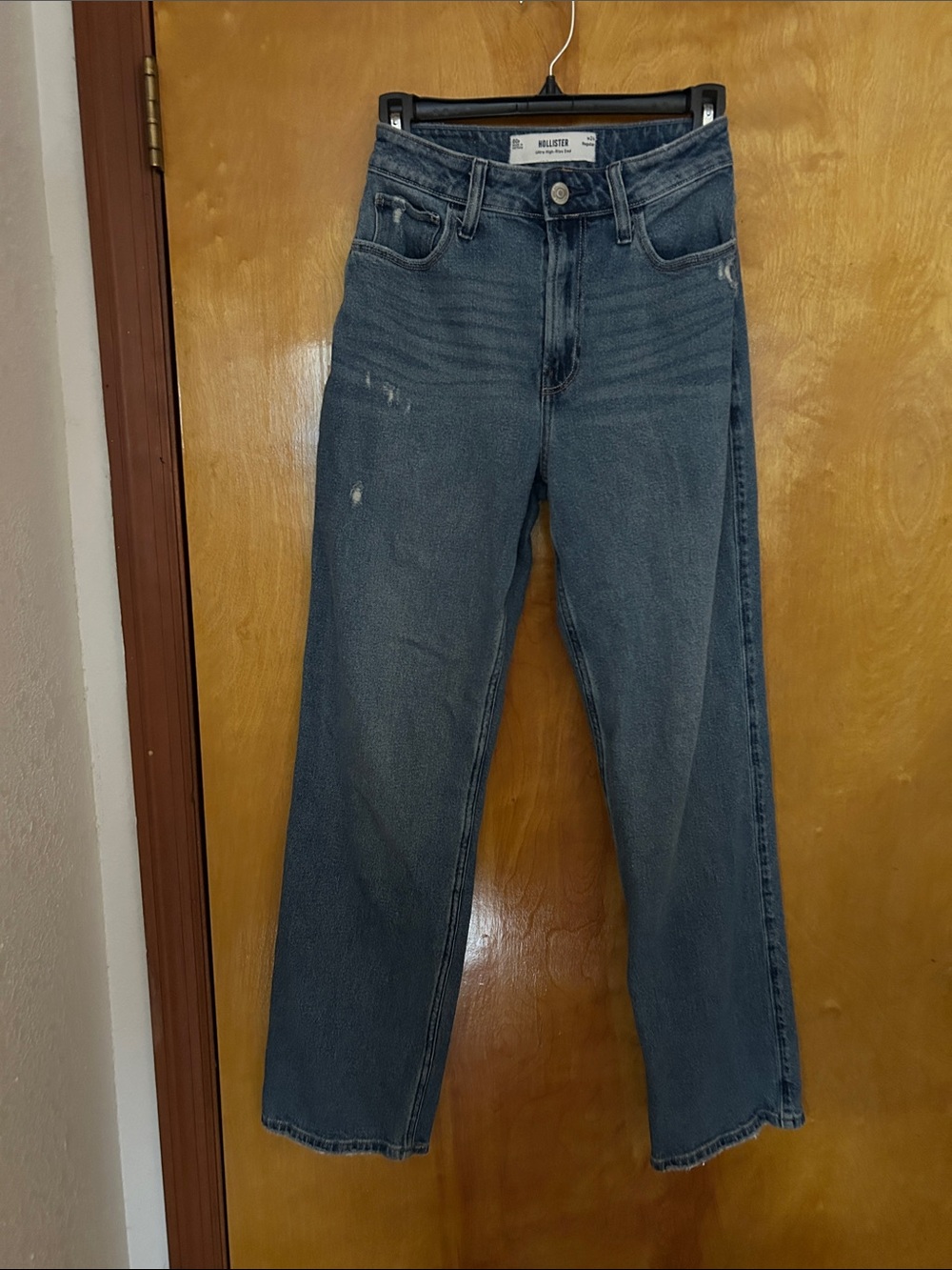 Hollister High-Rise Straight-Leg Jeans in Washed Blue, Size 24 waist